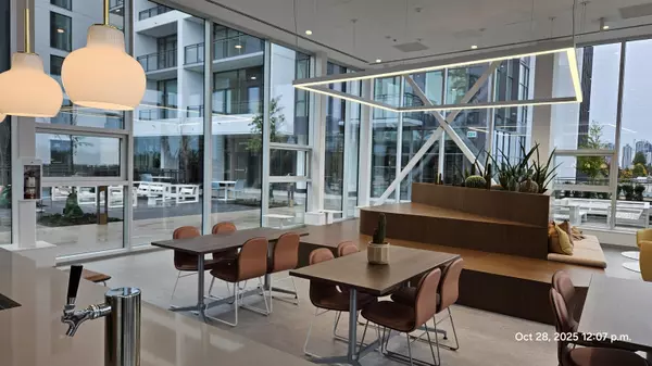 Surrey, BC V3T 0X2,13675 107a AVE #2508