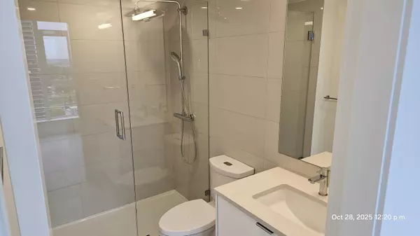 Surrey, BC V3T 0X2,13675 107a AVE #2508