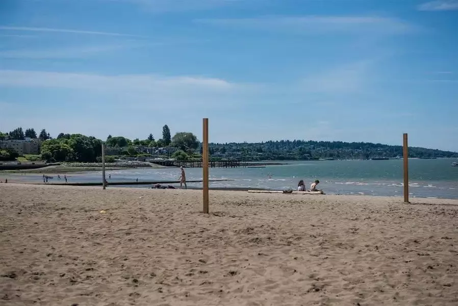 1825 W 8th AVE #105, Vancouver, BC V6J 1V9