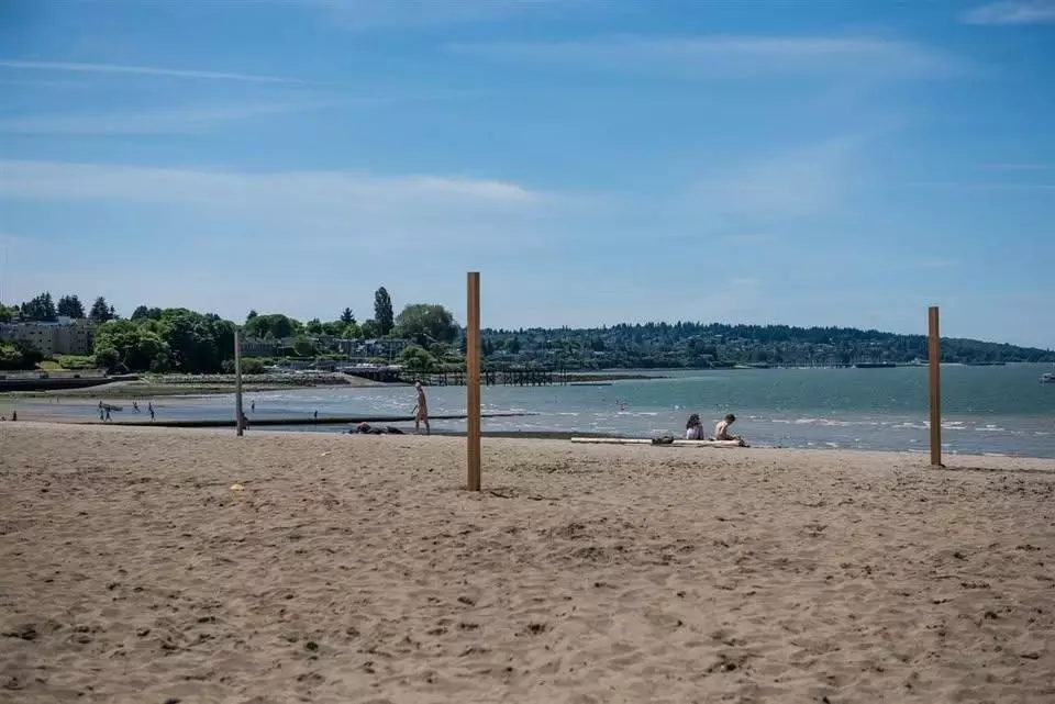 Vancouver, BC V6J 1V9,1825 W 8th AVE #105