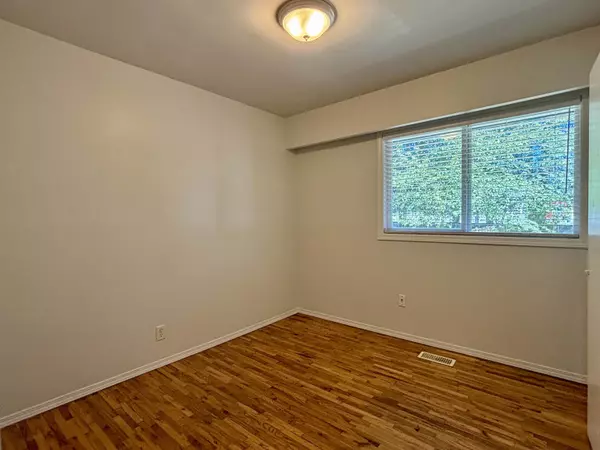 Surrey, BC V3T 1S4,13065 103a AVE