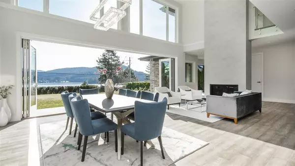 North Vancouver, BC V7G 1P8,9XX Beachview DR