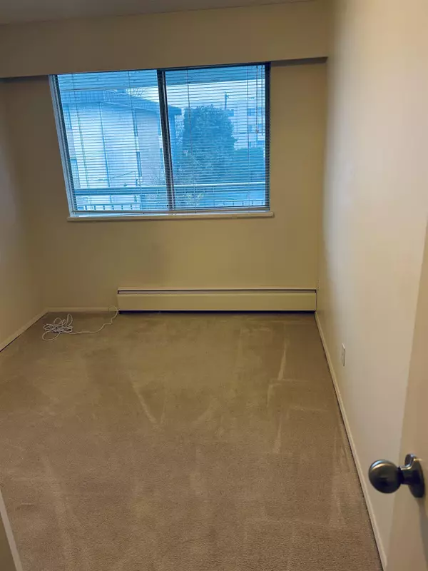 White Rock, BC V4A 6E2,1331 Fir ST