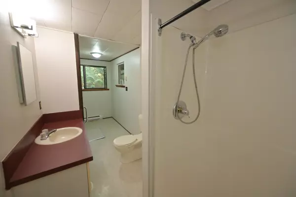 980 Woodley RD Roberts Creek, BC V0N 2W4