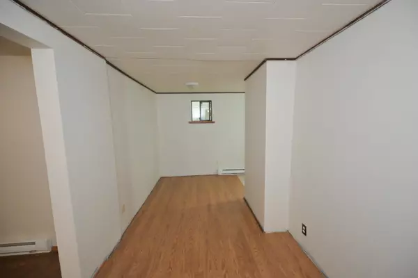 980 Woodley RD Roberts Creek, BC V0N 2W4