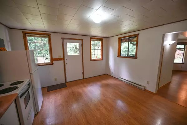 Roberts Creek, BC V0N 2W4,980 Woodley RD