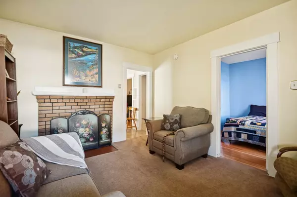 2258 Kitchener ST Vancouver, BC V5L 2X2