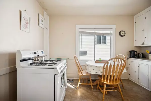 2258 Kitchener ST Vancouver, BC V5L 2X2