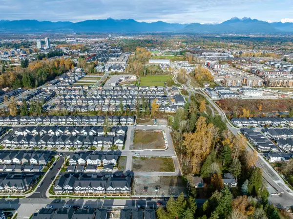 Langley, BC V2Y 1W3,20545 76 AVE #LT.7