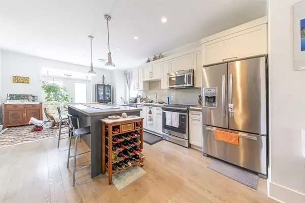 Maple Ridge, BC V4R 0E7,12161 237th ST #77