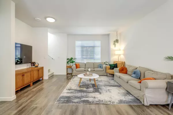 Surrey, BC V4N 6R9,16433 Watson DR #503