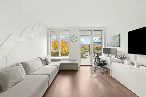 Vancouver, BC V5S 0E2,3557 Sawmill CRES #209