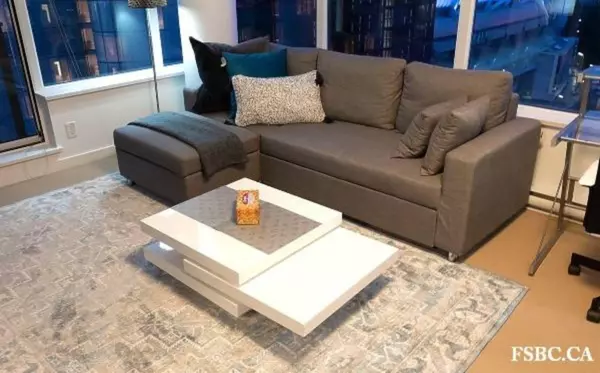 33 Smithe Street Vancouver, BC V6B 0B5