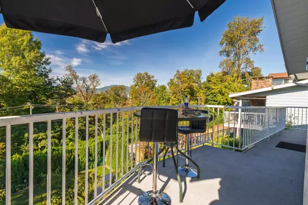 Port Coquitlam, BC V3C 4C3,1496 Mary Hill LN