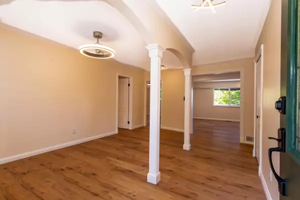 Port Coquitlam, BC V3C 4C3,1496 Mary Hill LN