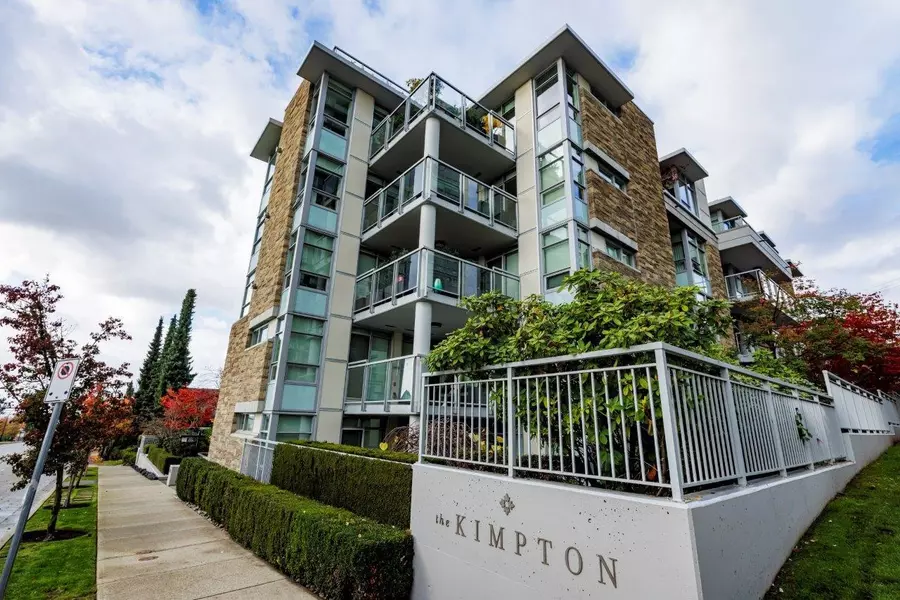 210 W 13th ST #108, North Vancouver, BC V7M 1N7