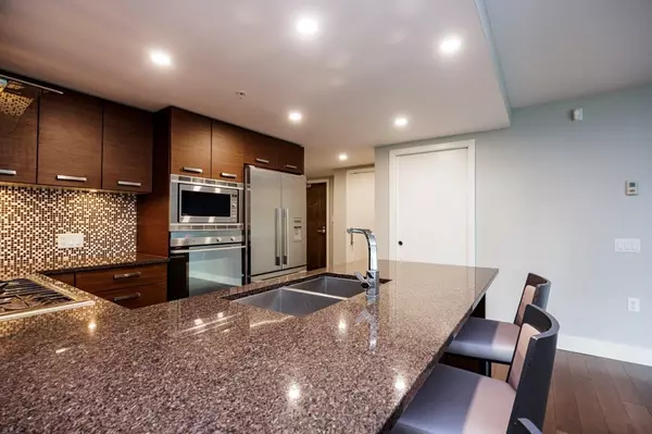 North Vancouver, BC V7M 1N7,210 W 13th ST #108