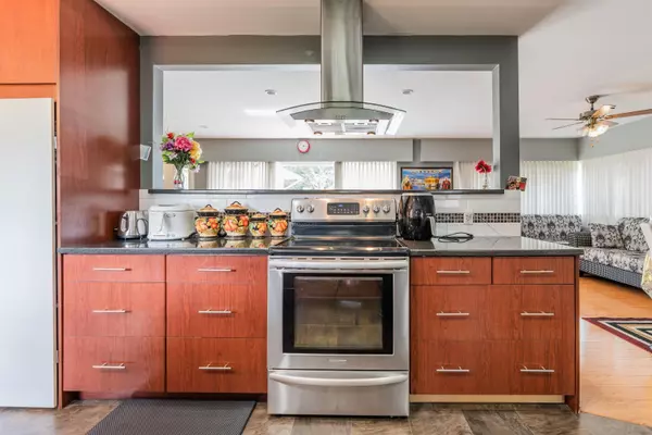 Surrey, BC V3R 4T8,15035 Bluebird CRES