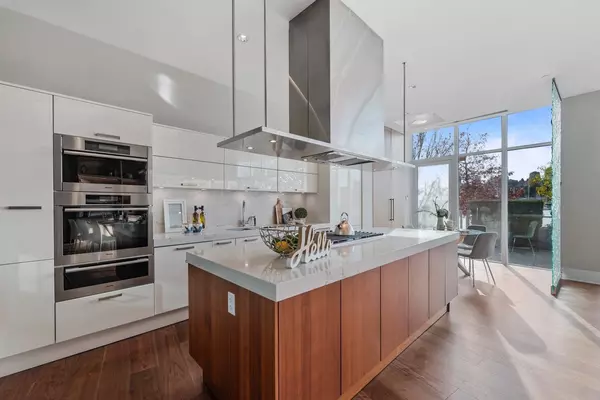 Vancouver, BC V6Z 0A6,1576 Homer Mews