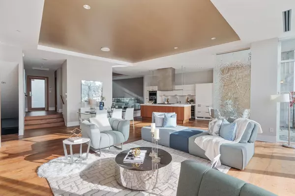 Vancouver, BC V6Z 0A6,1576 Homer Mews