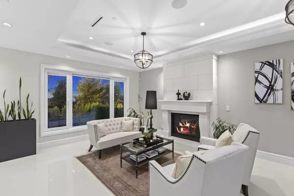 1198 Ottaburn RD West Vancouver, BC V7S 2J8