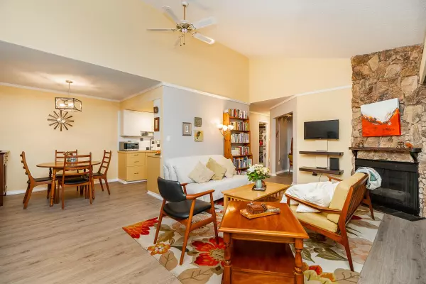 New Westminster, BC V3M 2R3,720 Eighth AVE #305