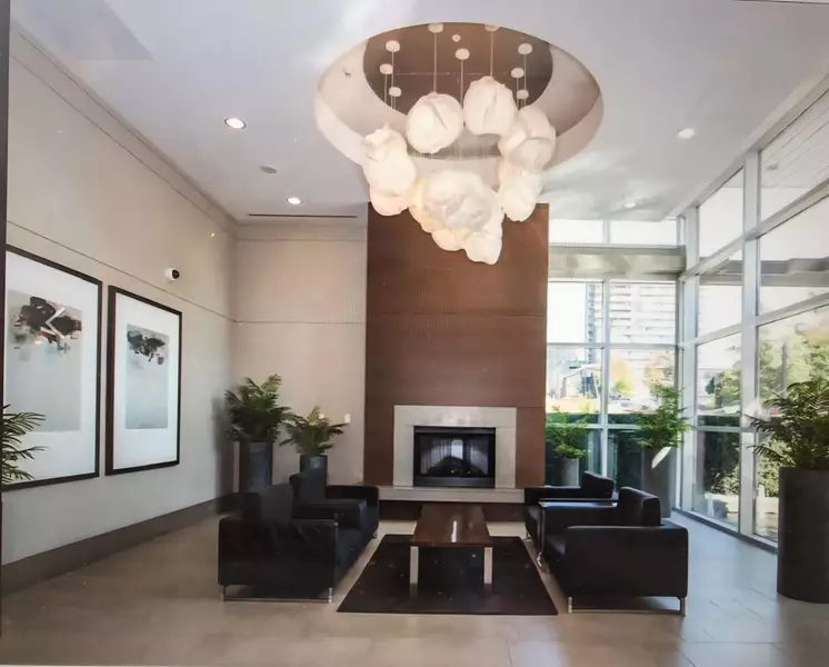 158 W 13th ST #304, North Vancouver, BC V7M 0A7