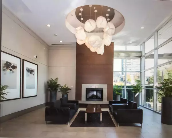 158 W 13th ST #304, North Vancouver, BC V7M 0A7