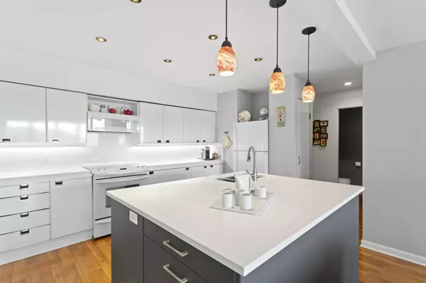 45 Sweetwater PL Lions Bay, BC V0N 2E0