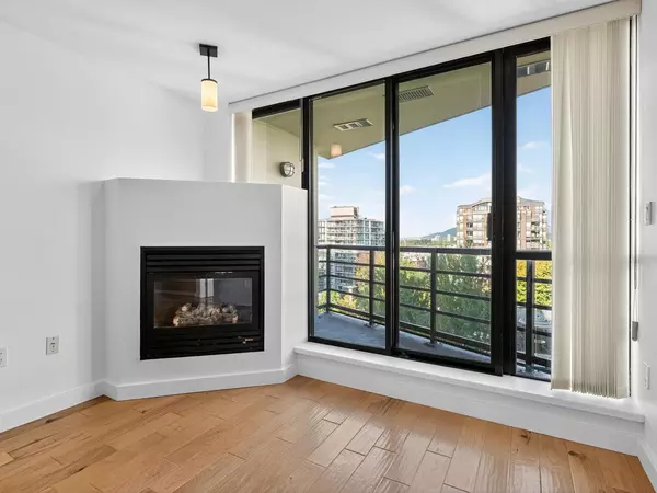 North Vancouver, BC V7M 3N3,124 W 1st ST #907