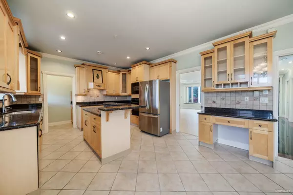 3559 Worthington DR Vancouver, BC V5M 3Y1