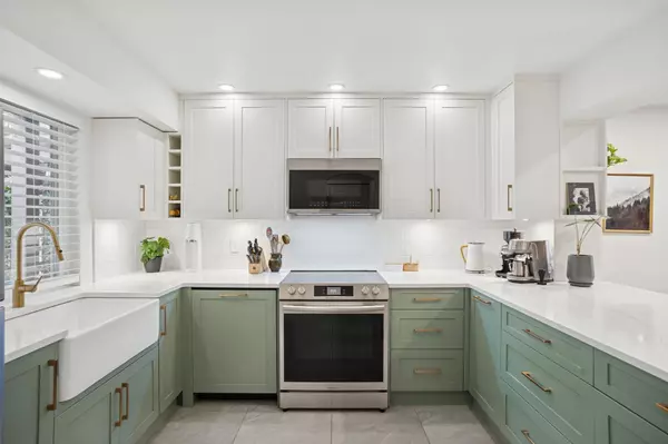 Coquitlam, BC V3E 1C2,1140 Eagleridge DR #35