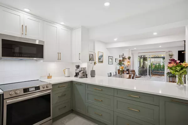 Coquitlam, BC V3E 1C2,1140 Eagleridge DR #35