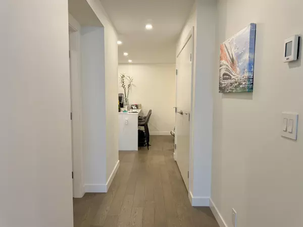 1480 Howe ST #3605 Vancouver, BC V6Z 0G5