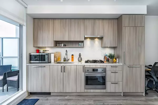 Surrey, BC V3T 0S1,13350 Central AVE #2809