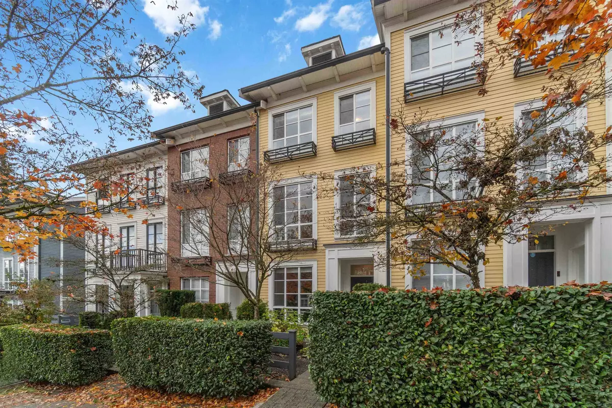 Coquitlam, BC V3B 0E5,1248 Holtby ST #10