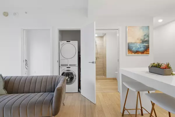 Vancouver, BC V6Z 0G5,1480 Howe ST #2506