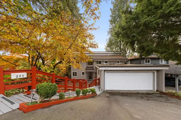 271 Montroyal BLVD, North Vancouver, BC V7N 4E4