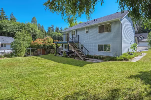 Sechelt, BC V7Z 0R3,5833 Heron PL