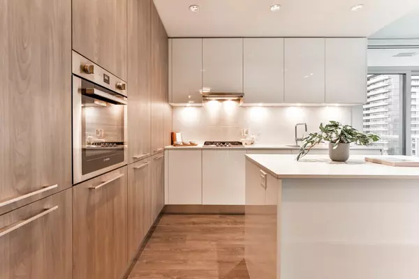 Burnaby, BC V5C 0K6,1955 Alpha WAY #5006