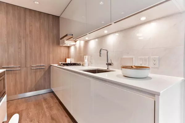 Burnaby, BC V5C 0K6,1955 Alpha WAY #5006