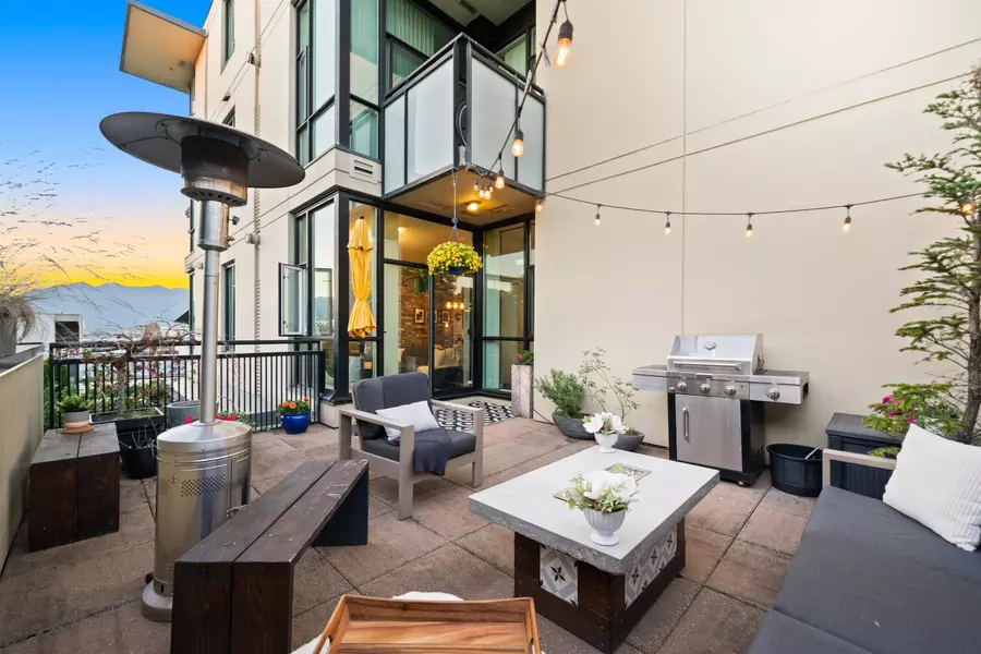 2515 Ontario ST #207, Vancouver, BC V5T 4V4