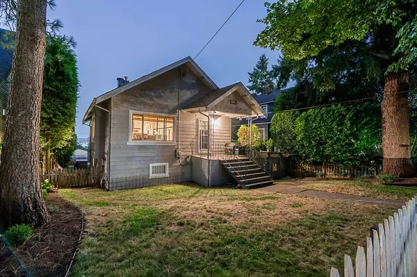 New Westminster, BC V3M 2W4,1408 Edinburgh ST