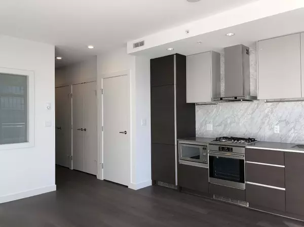 Burnaby, BC V5H 0H3,4670 Assembly WAY #3003