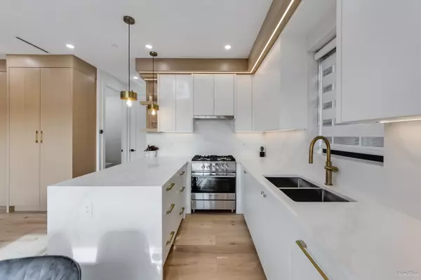 150 E 51 AVE #2 Vancouver, BC V5X 1C3