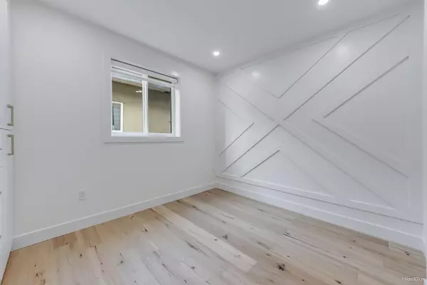 150 E 51 AVE #2 Vancouver, BC V5X 1C3