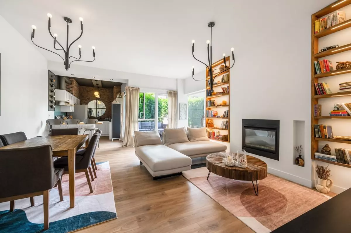 New Westminster, BC V3L 5N9,410 Carnarvon ST #102