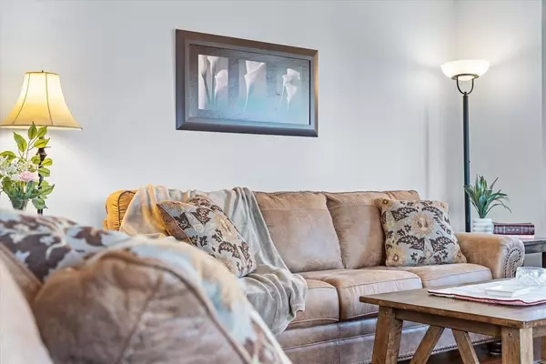 45604 Brett AVE #203 Chilliwack, BC V2P 1N9