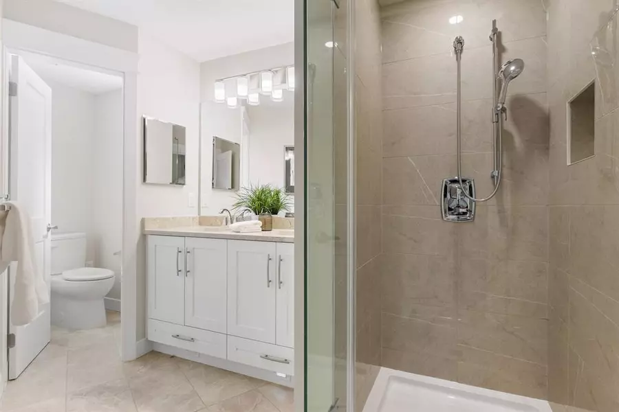 20932 83 AVE #120, Langley, BC V2Y 2C4