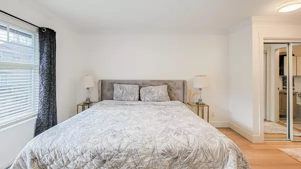 Surrey, BC V3X 1B8,6350 142 ST #11